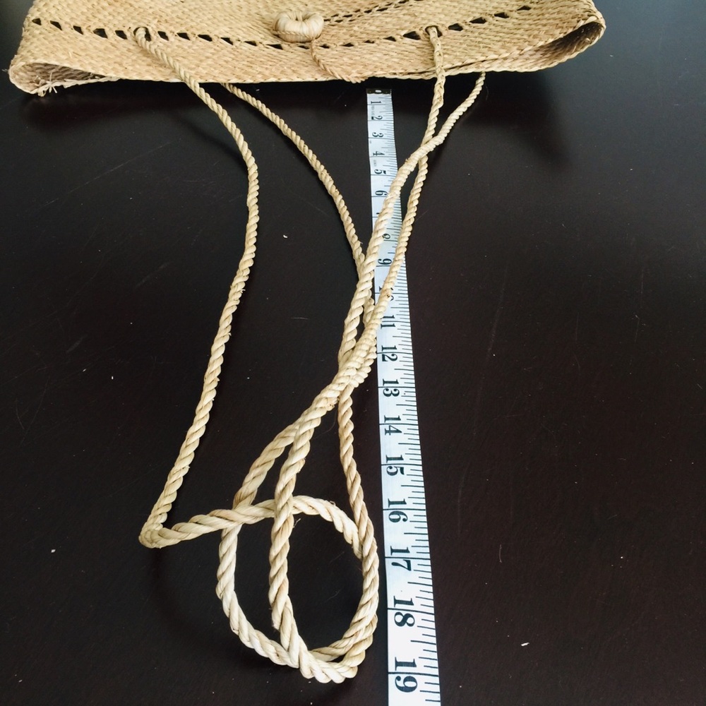 Straw bag, long double-strap, oversized - Picture 8 of 10